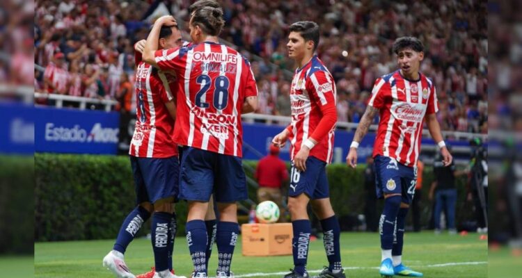 Chivas líder general historia