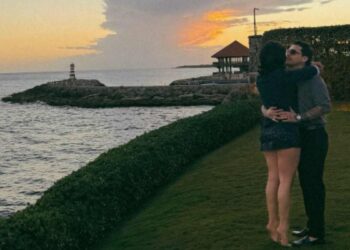 Christian Nodal comparte foto de sus vacaciones junto a Ángela Aguilar