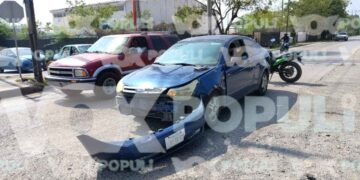 Conductor olvida hacer alto y provoca fuerte choque en Ciudad Victoria, Tamaulipas