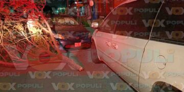 Conductor provoca destrozos y abandona su auto en Altamira, Tamaulipas