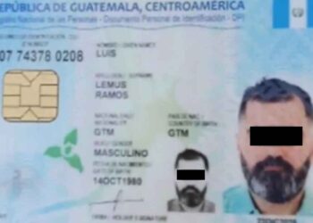 contralmirante Fernando N pasaporte