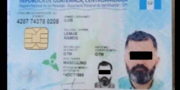 contralmirante Fernando N pasaporte