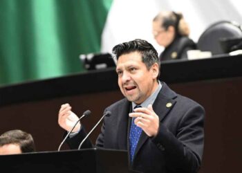 Diputado solicita actuar contra “coyotes” que cobran por trámites gratuitos
