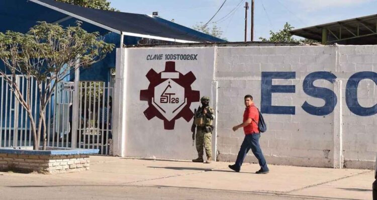 Escuelas de México bajo alerta por crecientes amenazas de tiroteo en baños y redes sociales