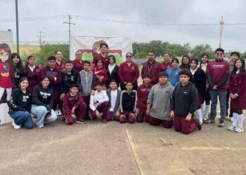 Estudiantes participan en jornada de reforestación en Nuevo Laredo, Tamaulipas