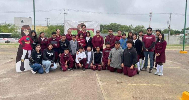 Estudiantes participan en jornada de reforestación en Nuevo Laredo, Tamaulipas