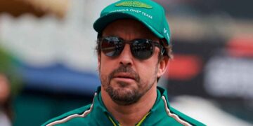 Fernando Alonso lucha contra las fallas de su monoplaza en la Fórmula 1