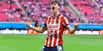 Fernando Hierro celebra el éxito de Armando González y recuerda sus inicios en Chivas