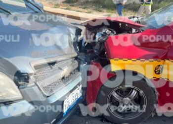 Fuerte choque frontal deja siete lesionados en Altamira, Tamaulipas