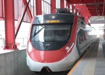 Gobierno federal adquiere el Tren Suburbano en operación total
