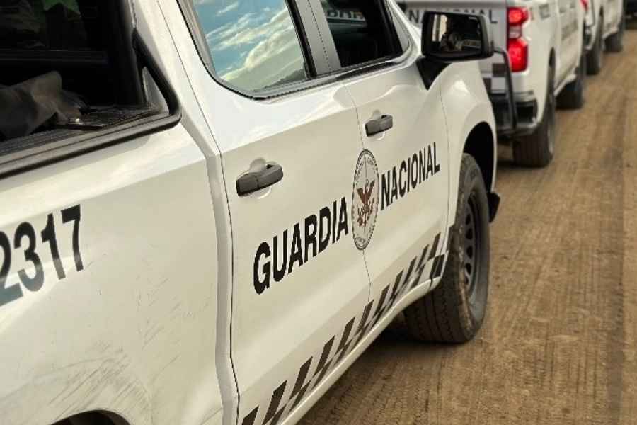 Guardia Nacional asegura 49 kilos de marihuana y vehículos en Taxco, Guerrero