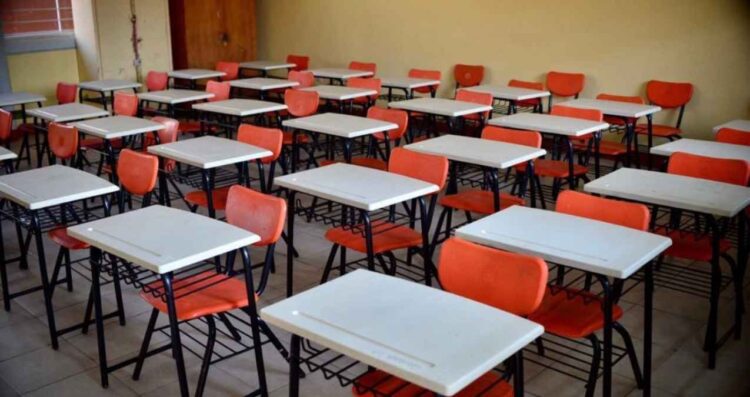 ¿Hay clases el 30 de abril 2026?