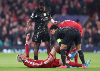 Hugo Ekitike lesión Liverpool