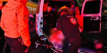 Incendio en vivienda deja a 2 mujeres heridas en la colonia CROC en Monterrey, NL