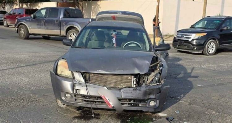 Joven choque en Nuevo Laredo