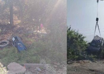 Jovencito sobrevive tras perder el control y caer a un arroyo en Santa Catarina, NL