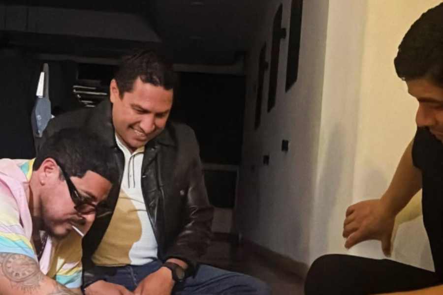 Julión Álvarez, Alfredo Olivas y Eduin Caz coinciden en Colombia