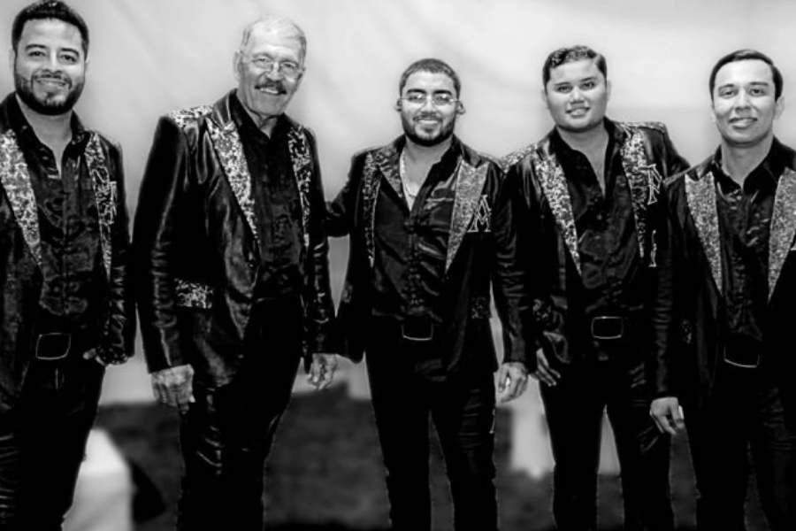Max Cervantes de La Arrolladora Banda el Limón dedica emotivo mensaje a su abuelo fallecido