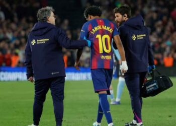 Lamine Yamal dice adiós a la temporada con el Barcelona por una fuerte lesión