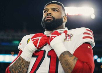 Los San Francisco 49ers retienen a Trent Williams con acuerdo millonario