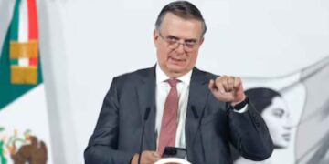 Marcelo Ebrard permanecerá en la Secretaría de Economía pese a investigación por estancia de su hijo en Londres