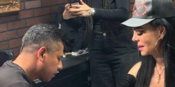 Maribel Guardia se tatúa un ojo de su hijo Julián Figueroa