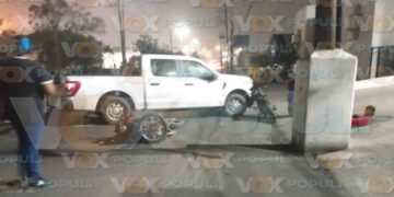 Motociclistas chocan contra camioneta en Ciudad Madero, Tamaulipas