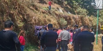 Mujer cae a barranco y resulta gravemente herida en Ciudad de México