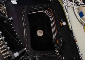 Nombran cráter lunar en honor a la esposa fallecida del comandante de Artemis II