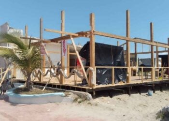 Clausuran restaurante por irregularidades en la playa Miramar de Ciudad Madero, Tamaulipas