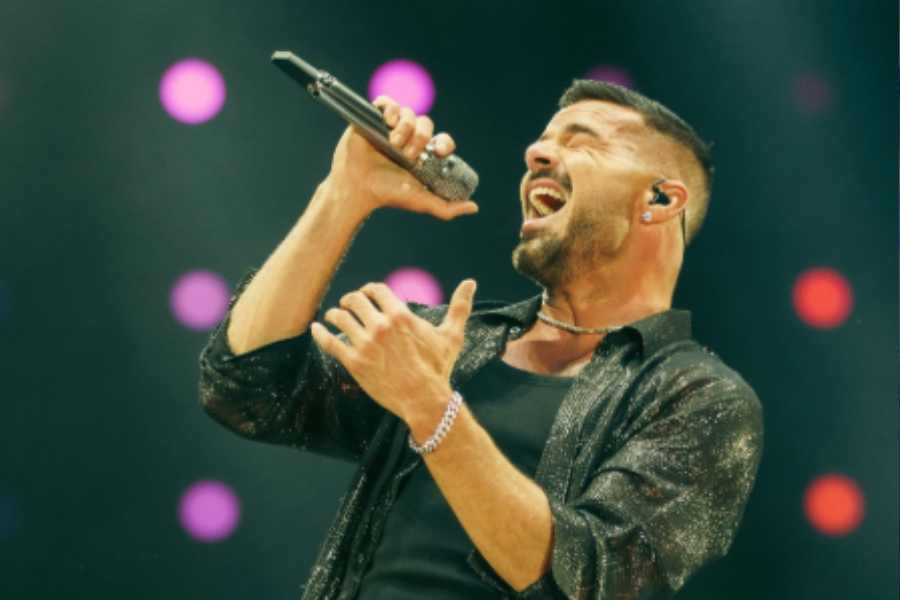 Ricky Martin detiene concierto por falla técnica y se gana el aplauso del público