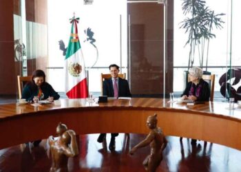 Roberto Velasco reunión