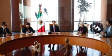 Roberto Velasco reunión