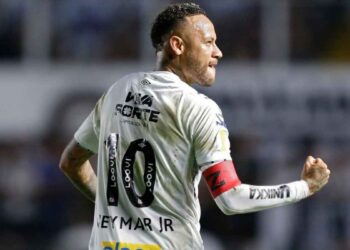Santos trabaja en el regreso de Neymar a la selección de Brasil