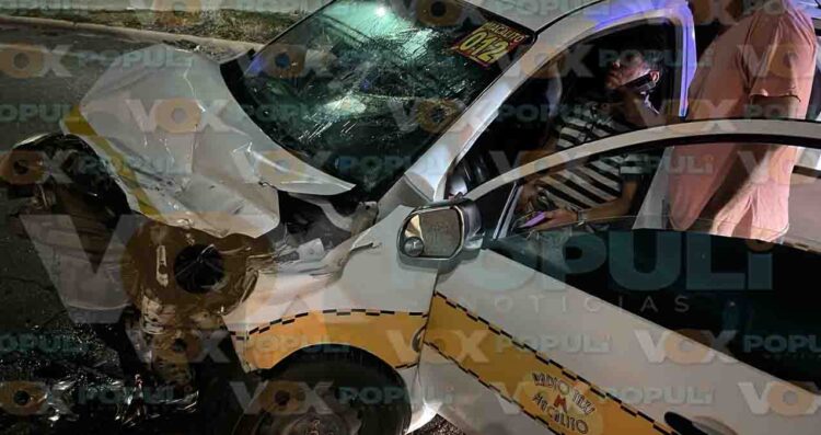 Taxista resulta herido tras chocar contra la parte trasera de un tráiler en Altamira, Tamaulipas