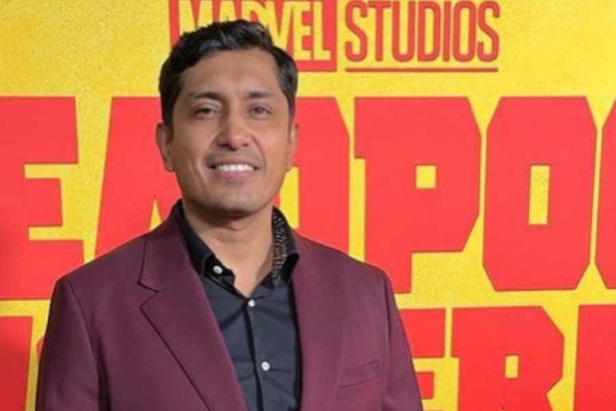 Tenoch Huerta se suma a show de payasos en Coyoacán