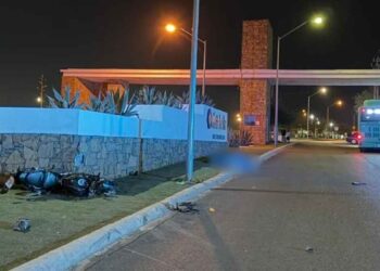 Trágico accidente cobra la vida de un joven motociclista frente a la colonia Vista Bella en García, NL