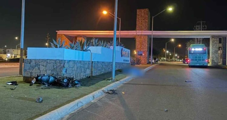 Trágico accidente cobra la vida de un joven motociclista frente a la colonia Vista Bella en García, NL