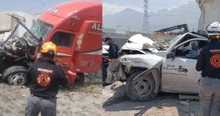 Tráiler se queda sin frenos y ocasiona fatal choque múltiple en Santa Catarina, NL; hay una persona sin vida