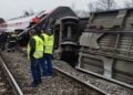 Tren con más de 400 pasajeros se descarrila en Rusia; reportan 24 heridos