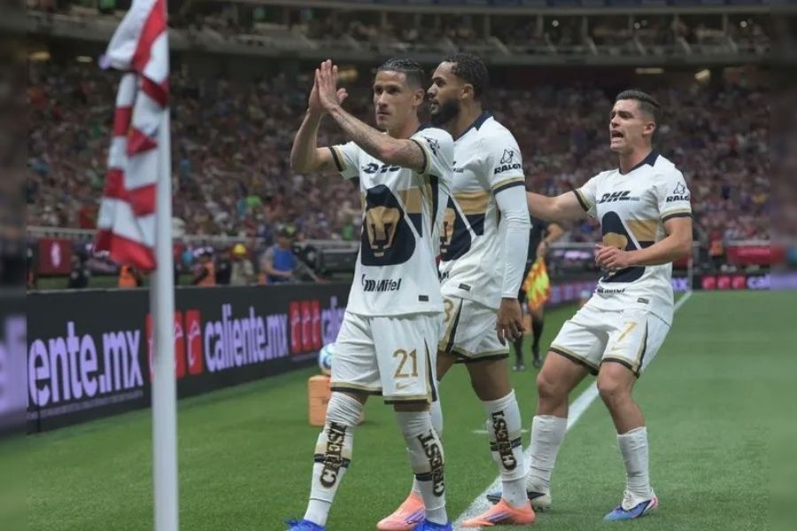 Uriel Antuna Chivas