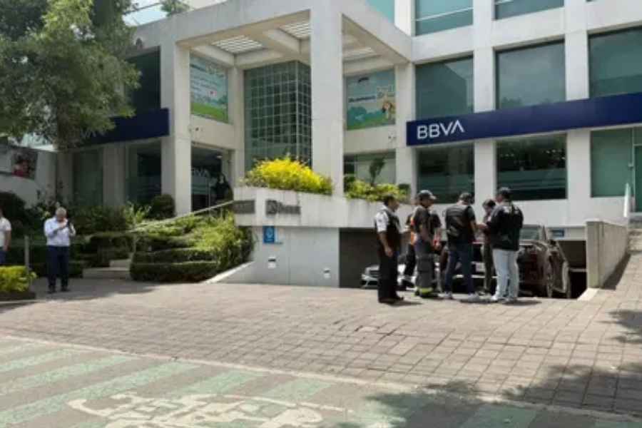 Violento robo de dinero en efectivo deja a un hombre herido de bala en Ciudad de México