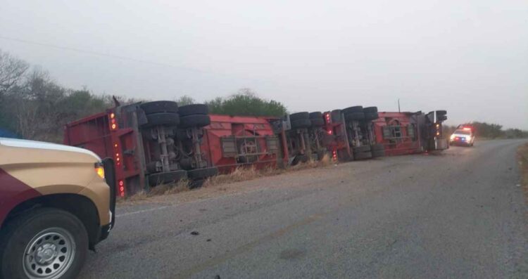 Volcadura de tráiler provoca cierre parcial en carretera estatal Aldama-Francisco I. Madero en Tamaulipas