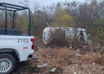 Vuelca familia de Monterrey a la altura de Villagrán, Tamaulipas
