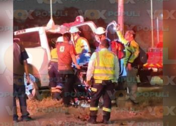 choque de camioneta contra poste Altamira