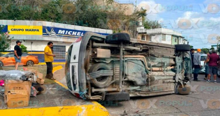 _choque y volcadura en Tampico