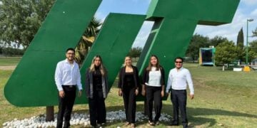 estudiantes UTNL Panamá