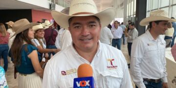 plaga de gusano barrenador ganado