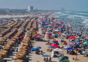 turistas en playas de Tamaulipas