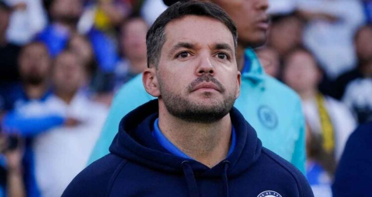 ¡Es oficial! Nicolás Larcamón deja de ser técnico de Cruz Azul